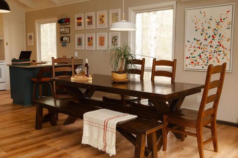 Lake Naomi Chalet - 2hrs from NYC House in Pocono Pines