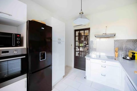 Jolie Maison sur Orléans, Parking & Climatisation Apartment in Orléans