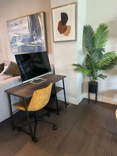 Stylish & Spacious Centrally-Located Home w/Garage House in Wheat Ridge