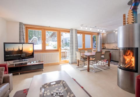 Communal lounge/ TV room, Living room