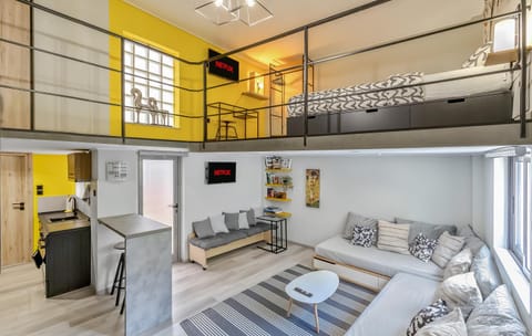 Bed, TV and multimedia, Living room, Dining area, Bedroom, kitchen