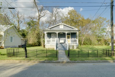 Cozy Thomasville Cottage - Walk to Downtown! House in Thomasville
