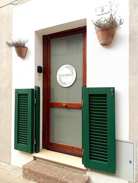 Facade/entrance, Property logo or sign, Logo/Certificate/Sign