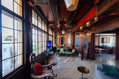Living room, Seating area