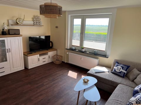 Communal lounge/ TV room, TV and multimedia, Living room, Seating area