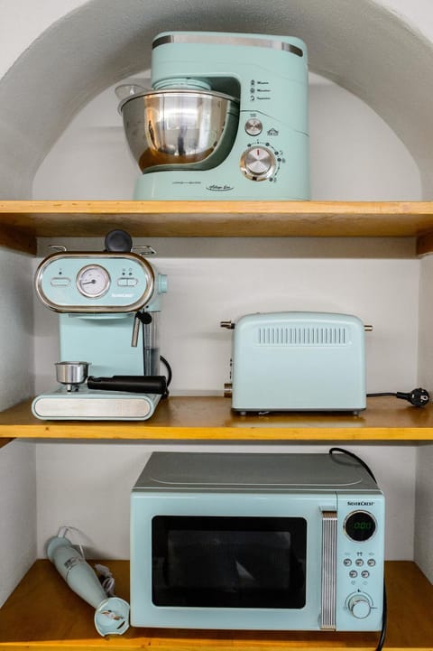 Kitchen or kitchenette, minibar, pet friendly, stove, toaster