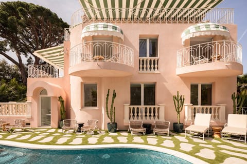 Property building, Day, View (from property/room), Balcony/Terrace, Garden view, Pool view, Swimming pool