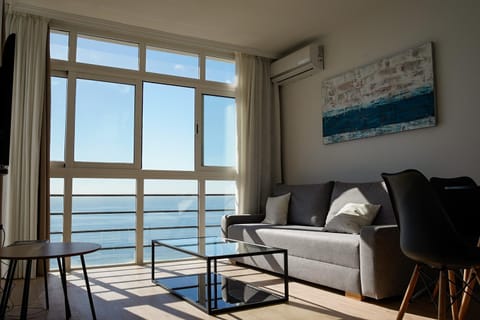 Living room, Sea view