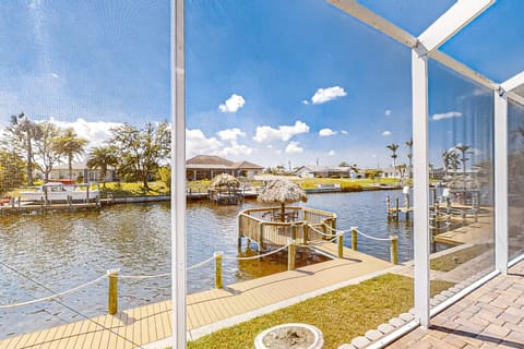 Waterfront Hideaway House in Cape Coral
