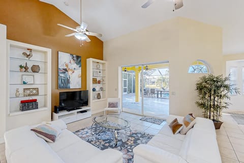 Waterfront Hideaway House in Cape Coral