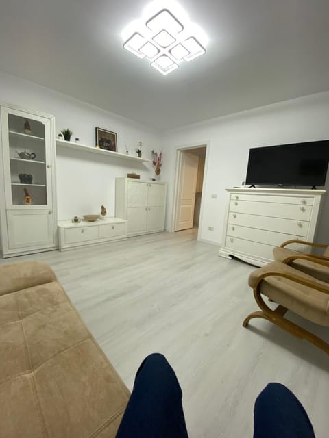 Communal lounge/ TV room, TV and multimedia, Living room