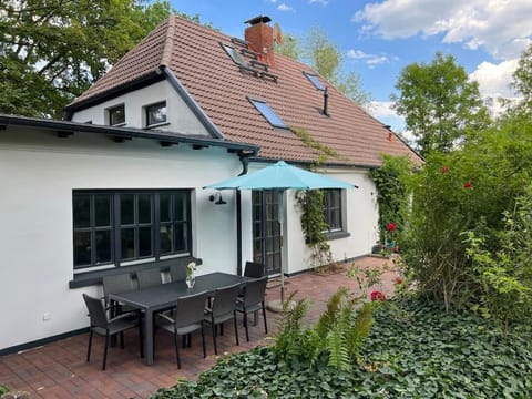 Property building, Patio, Garden, Dining area, Garden view