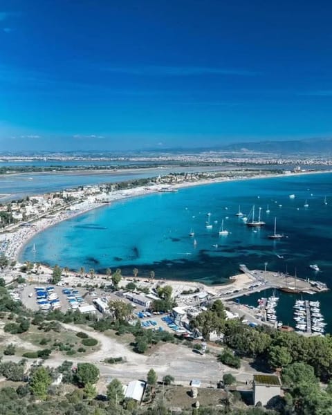 Nearby landmark, Day, Natural landscape, City view