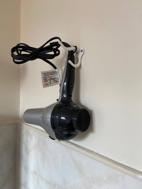 Private Rooms close to Miami Airport - Free parking - 02 Vacation rental in Miami