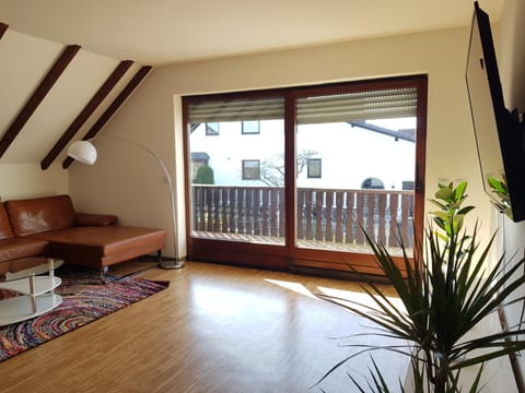 Communal lounge/ TV room, TV and multimedia, View (from property/room), Balcony/Terrace, Living room, Seating area, Evening entertainment, Street view, Dinner
