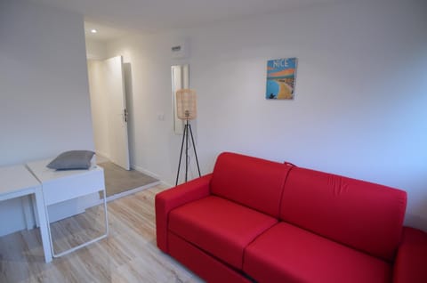 STUDIO CASSIN - next to tramway line 2 near airport Apartment in Nice