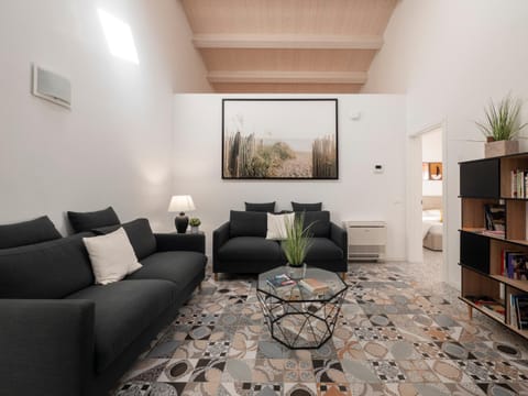 Communal lounge/ TV room, Library, Living room, Seating area, Internal: Not applicable to any particular room
