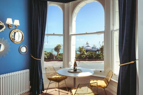 View (from property/room), View (from property/room), Living room, Seating area, Dining area, Sea view, Sea view