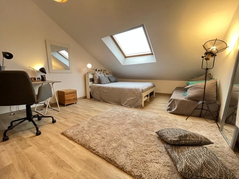 Bed, Photo of the whole room, Bedroom