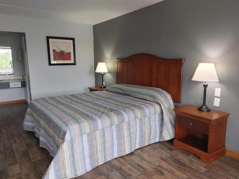 Paris Inn and Suites Hotel in Tennessee