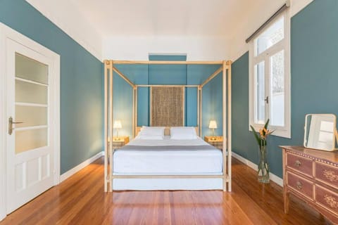 Bed, Photo of the whole room, Bedroom, wardrobe, air conditioner