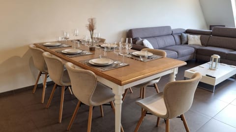 Living room, Dining area
