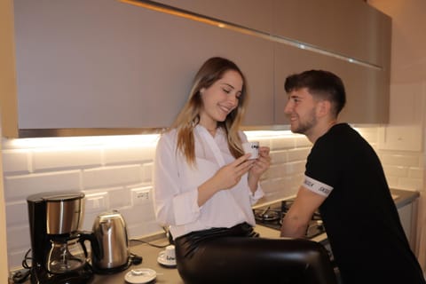 People, Coffee/tea facilities, Food and drinks, Guests, Drinks