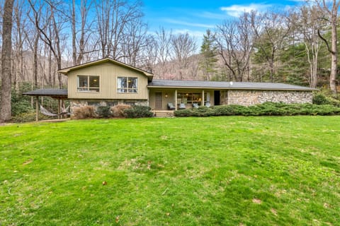 Gloryland House in Black Mountain