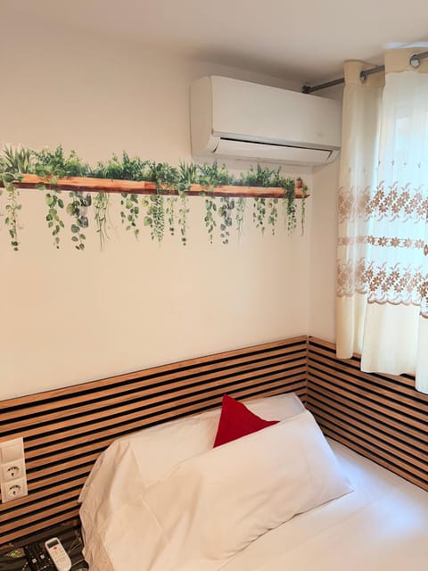 Habitaciones con cocina y baño privado de temporada Vacaciones largas Long Stay desde 11 noches Apartment in Valencia