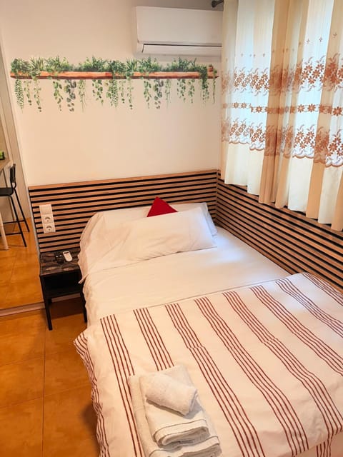 Habitaciones con cocina y baño privado de temporada Vacaciones largas Long Stay desde 11 noches Apartment in Valencia