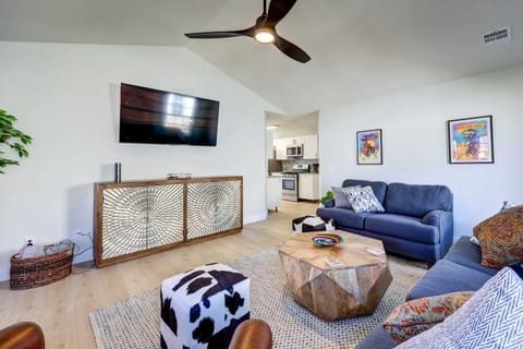 Chic Bentonville Home with Patio and Fire Pit! House in Rogers