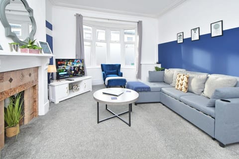 Bentley House - By Sigma Stays Apartment in Crewe