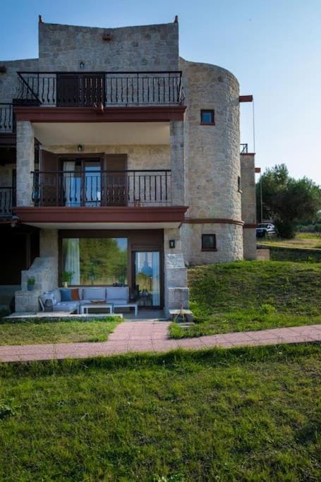 Under The Stars House in Halkidiki