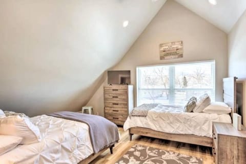 NEW! Cozy & Modern Spearfish Home Near Downtown! House in Spearfish