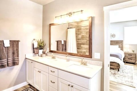 NEW! Cozy & Modern Spearfish Home Near Downtown! House in Spearfish