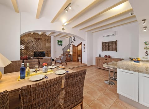 Kitchen or kitchenette, Living room, Dining area
