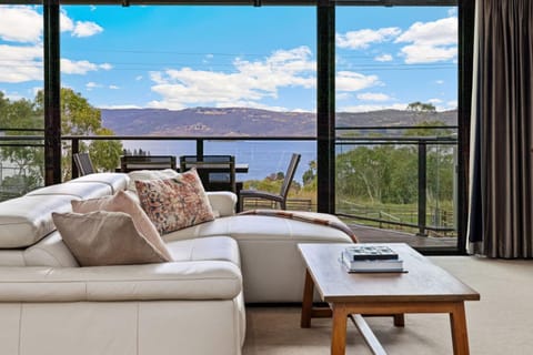 Balcony/Terrace, Living room, Seating area, Lake view