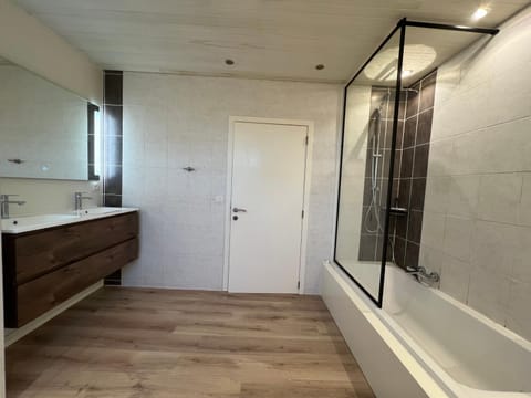 Shower, Bathroom, Bath