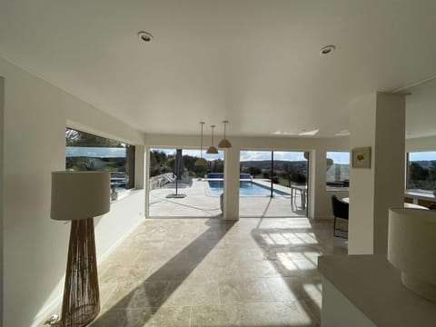 Maison à Saint-Remèze avec Piscine, 8 Pers, Animaux Acceptés, Jardin 2000m² et Studio Indépendant - FR-1-382-201 House in Provence-Alpes-Côte d'Azur