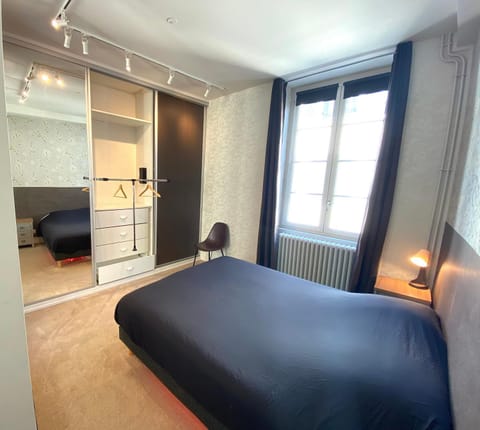 Bed, Living room, Bedroom