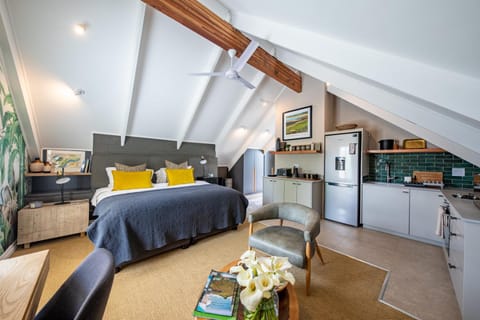 Bed, View (from property/room), Kitchen or kitchenette, Photo of the whole room, Seating area, Bedroom, fireplace, internet, wardrobe