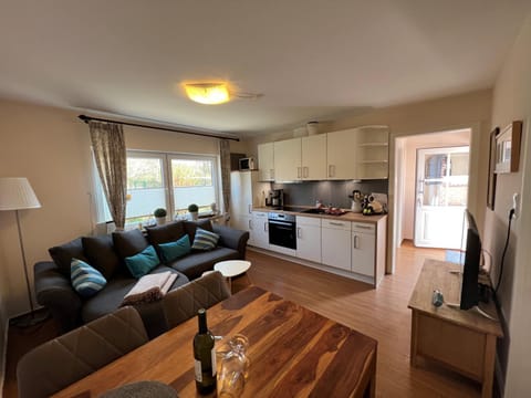 Communal lounge/ TV room, TV and multimedia, Living room, Seating area, Dining area, dishwasher, minibar, pet friendly