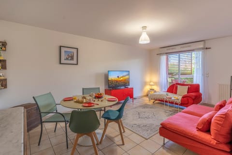 TV and multimedia, Living room, Dining area