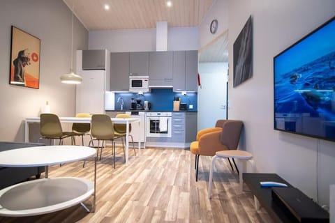 TV and multimedia, Kitchen or kitchenette, Living room