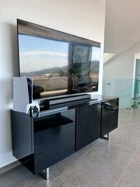 Communal lounge/ TV room, TV and multimedia, Evening entertainment