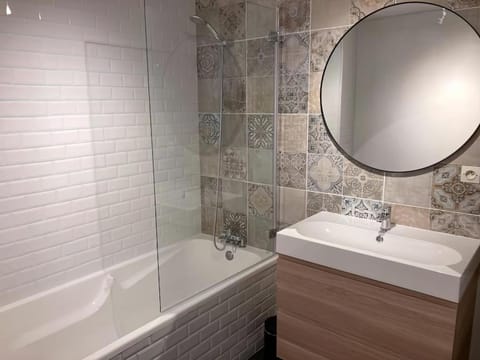 Shower, Bathroom, Bath