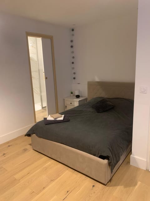 Joli studio centre village Apartment in Lambesc