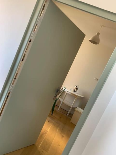 Joli studio centre village Apartment in Lambesc