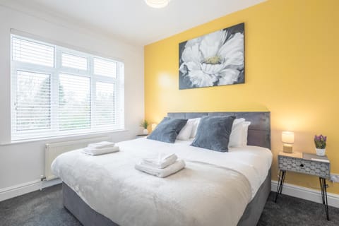 The Modern Cambridge Studio 5 Apartment in Cambridge