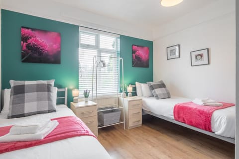 The Modern Cambridge Studio 6 Apartment in Cambridge